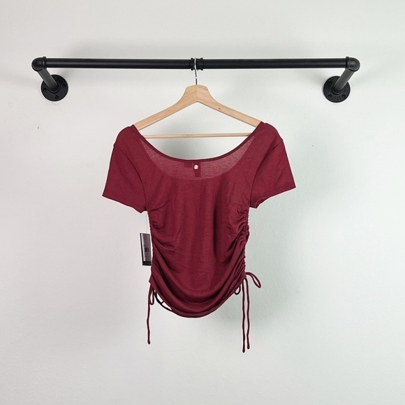 NWT Volcom Shore Shook Ruched Side Short Sleeve Top Maroon - Picture 7 of 8